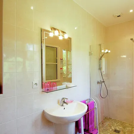 Villa In Rouzede With Private Heated Pool, Cleaning Included Villa *